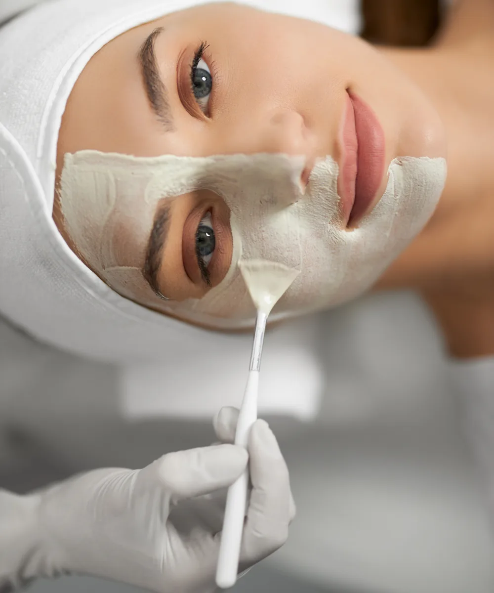 Procedimento estético dermatológico com indicação individual