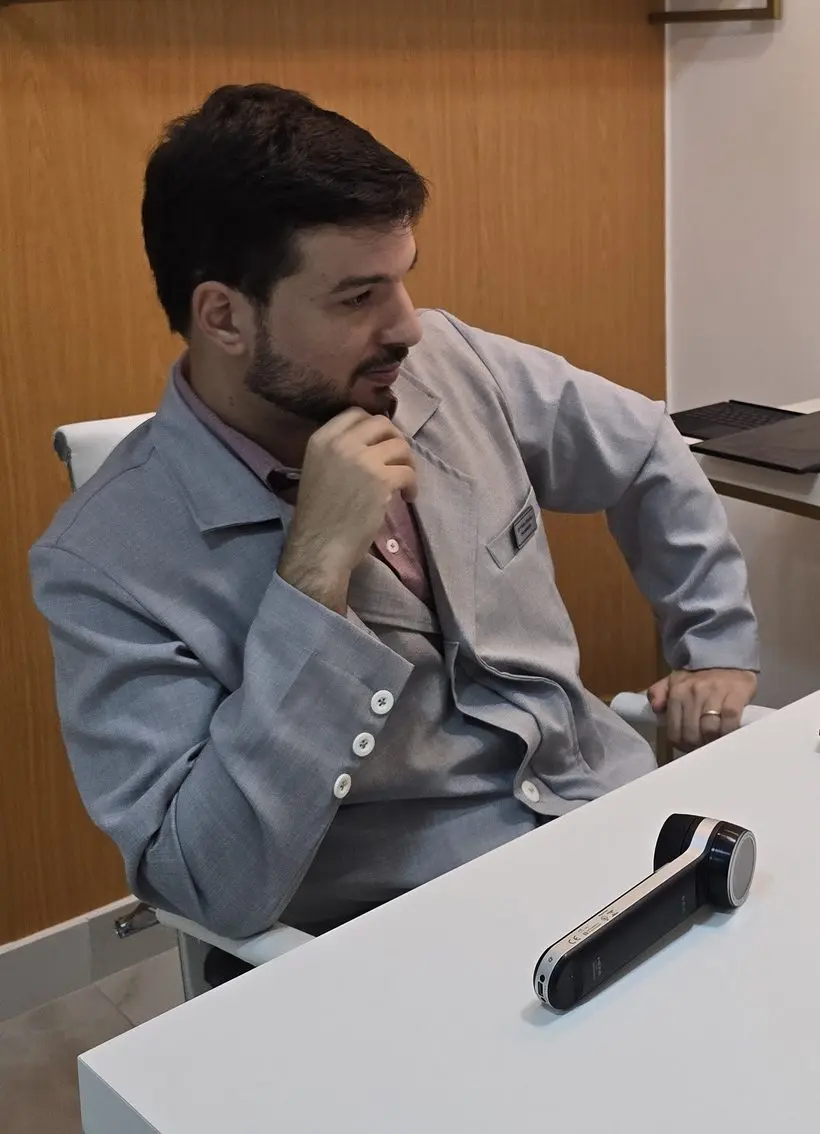 Dr. Pedro Siqueira em atendimento